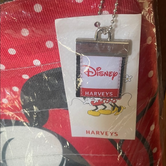 Harvey’s Disney Mickey loves Minnie Wanderlust tote - Picture 4 of 4